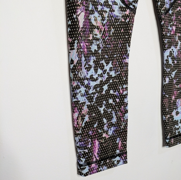 Lululemon Top Speed Full-On Luxtreme Abstract Polka Dot Crop Leggings 4 - Picture 5 of 10
